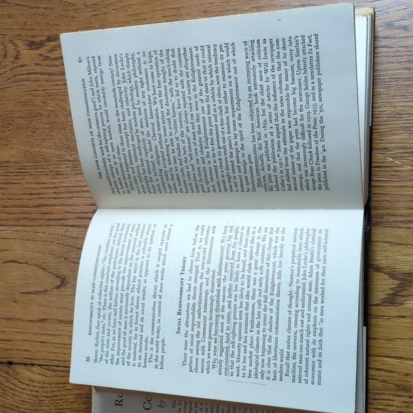 Vintage First Edition Responsibility In Mass Communication Wilbur Schramm Book - Picture 14 of 16